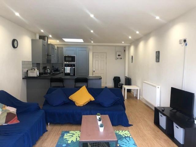 Short Term Lets From £15 Per Person Per Night Apartment Bristol Bagian luar foto