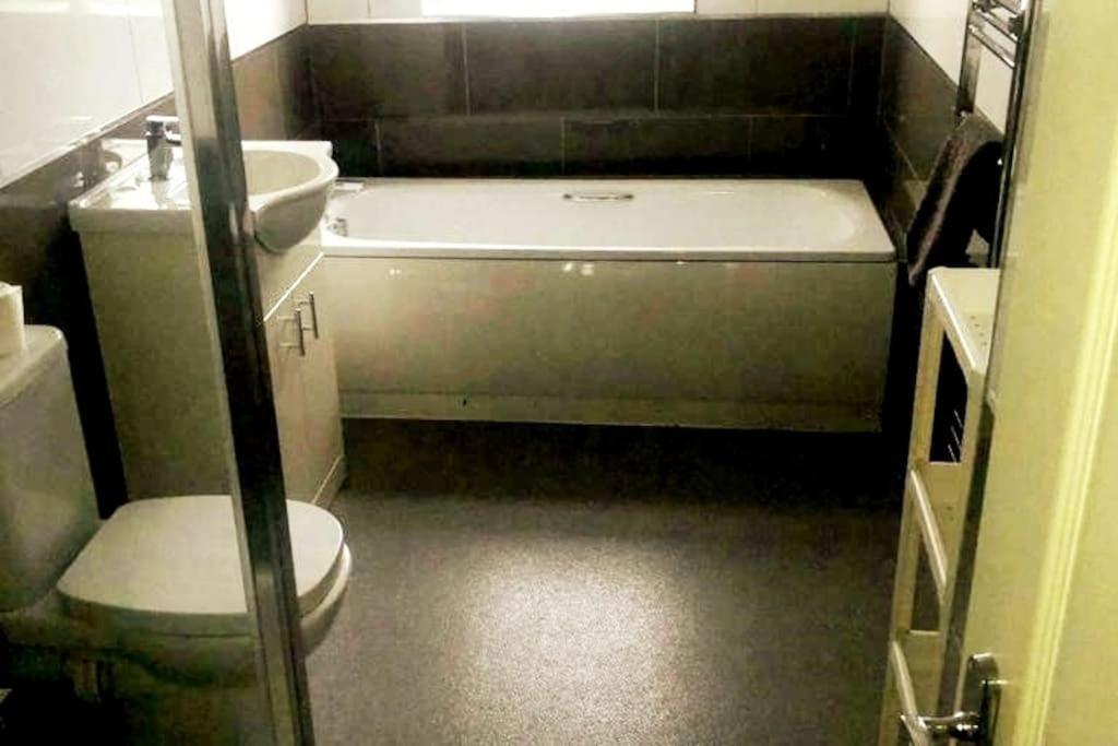 Short Term Lets From £15 Per Person Per Night Apartment Bristol Bagian luar foto