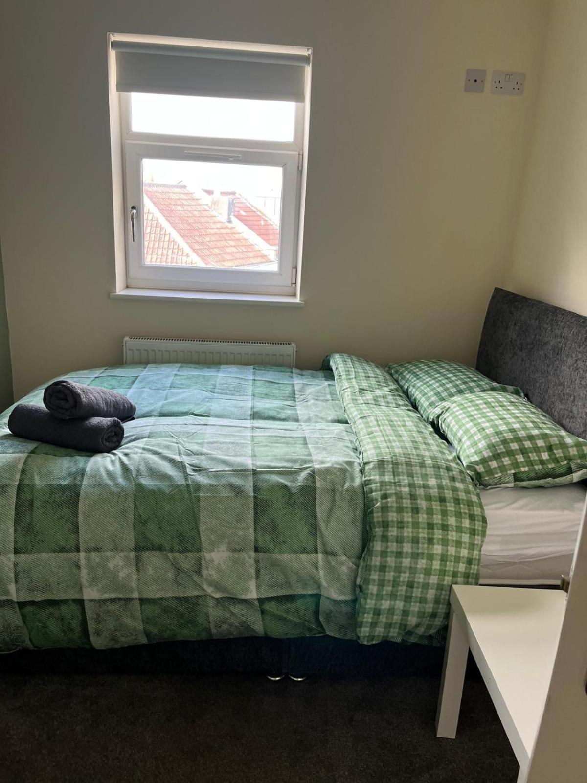 Short Term Lets From £15 Per Person Per Night Apartment Bristol Bagian luar foto